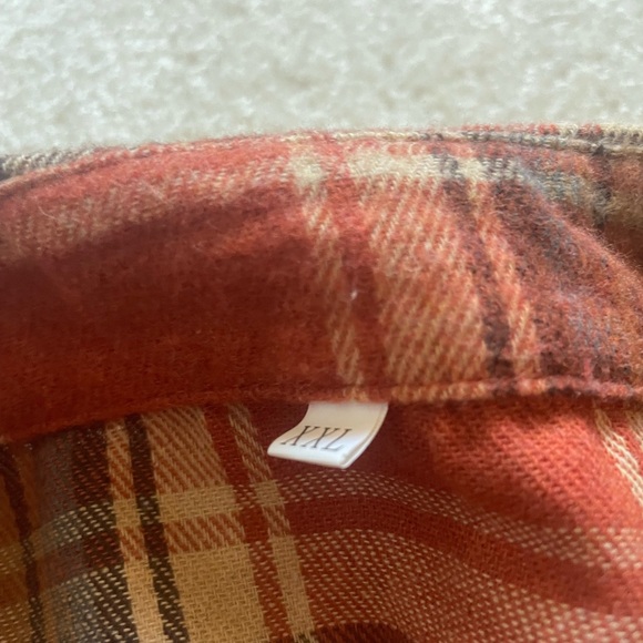Women's Plaid Button-Down Shirt in Fall Colours. - Picture 4 of 4
